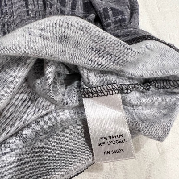 Banana Republic Grid Pattern Top, XSP - Picture 4 of 4